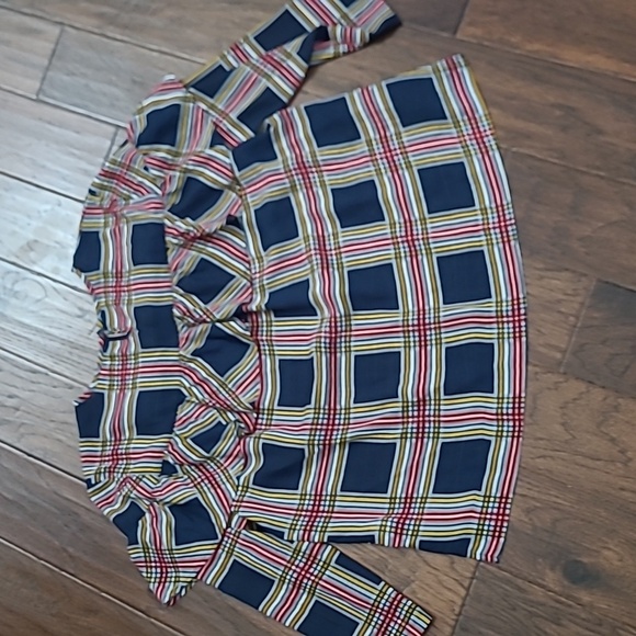 Crown & Ivy Colorful Plaid Semi Sheer Top with Ruffled neck size XL - Picture 2 of 8